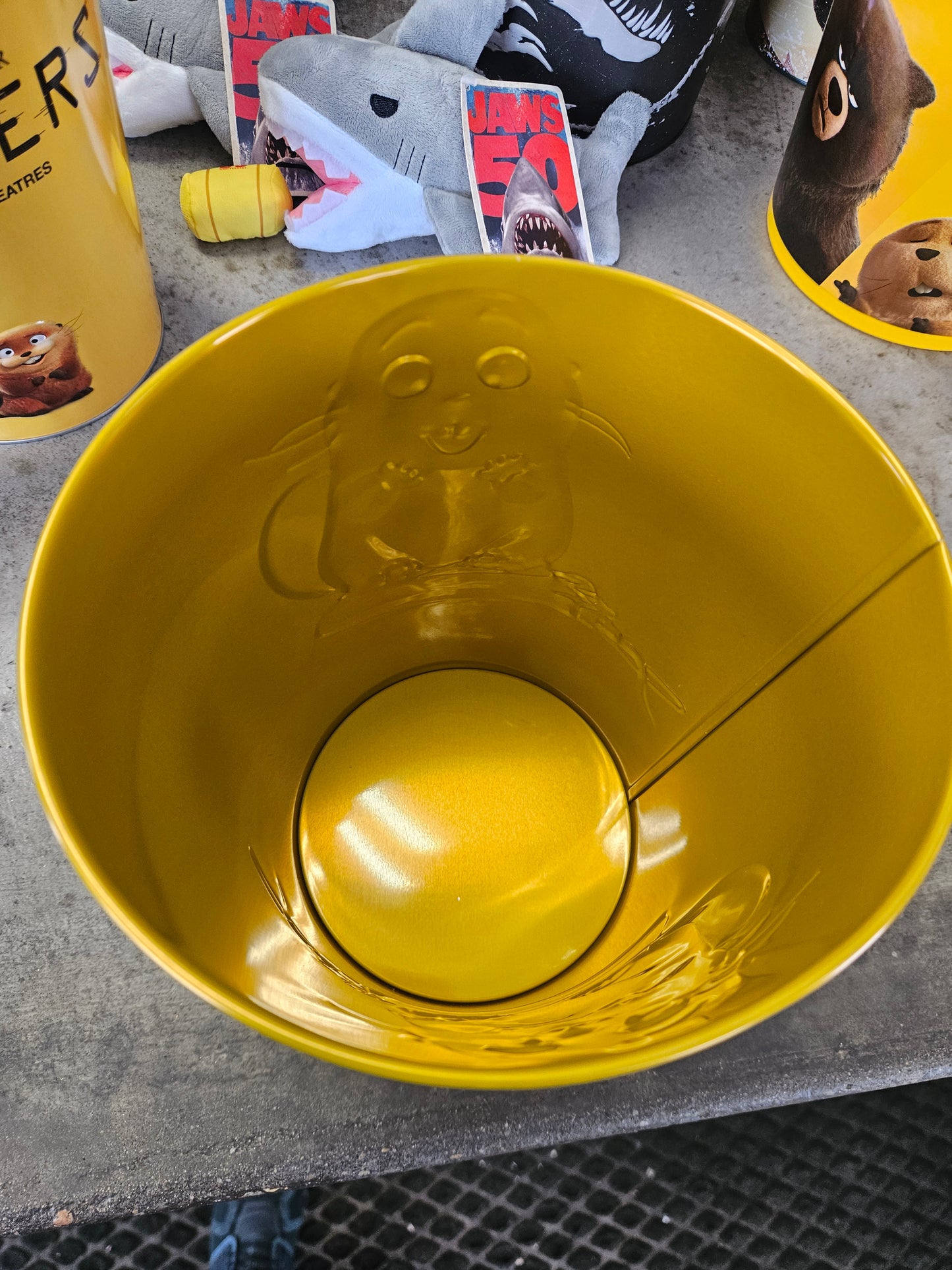 Hoppers Metal Popcorn Tin - Beaver