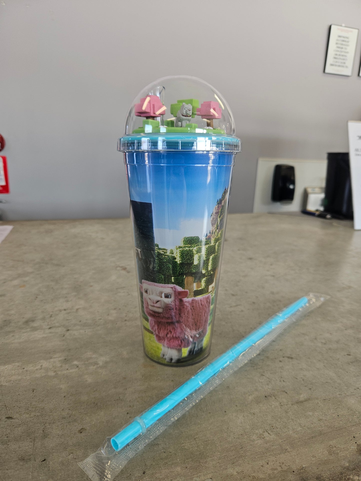 Minecraft Movie 20oz Cup with Dome Lid and Straw