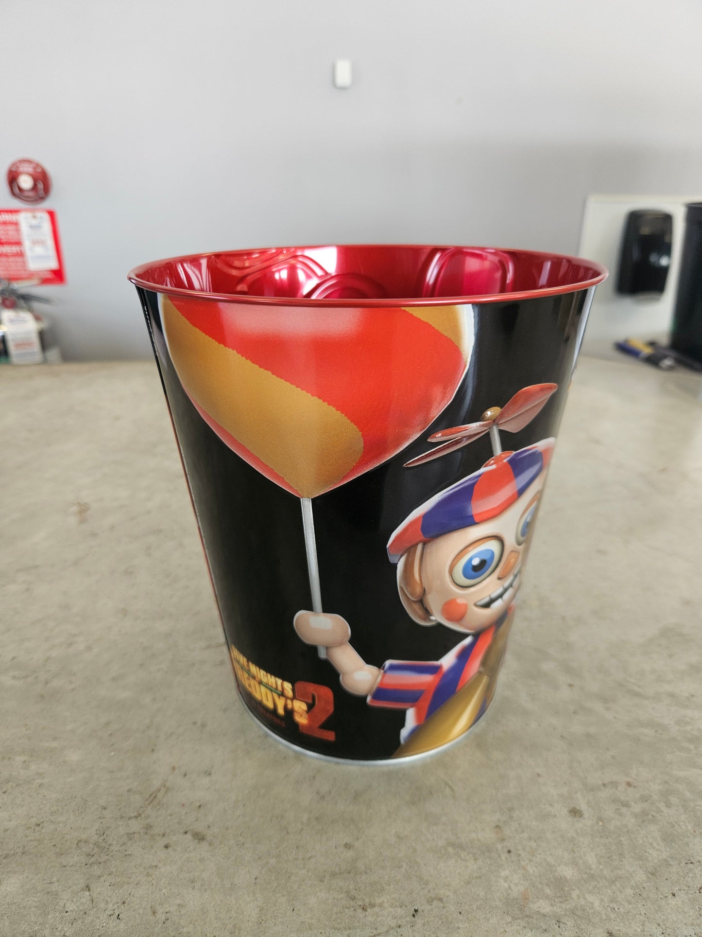 Five Nights at Freddy's 2 (2025) 130oz Metal Popcorn Tin (Bucket)