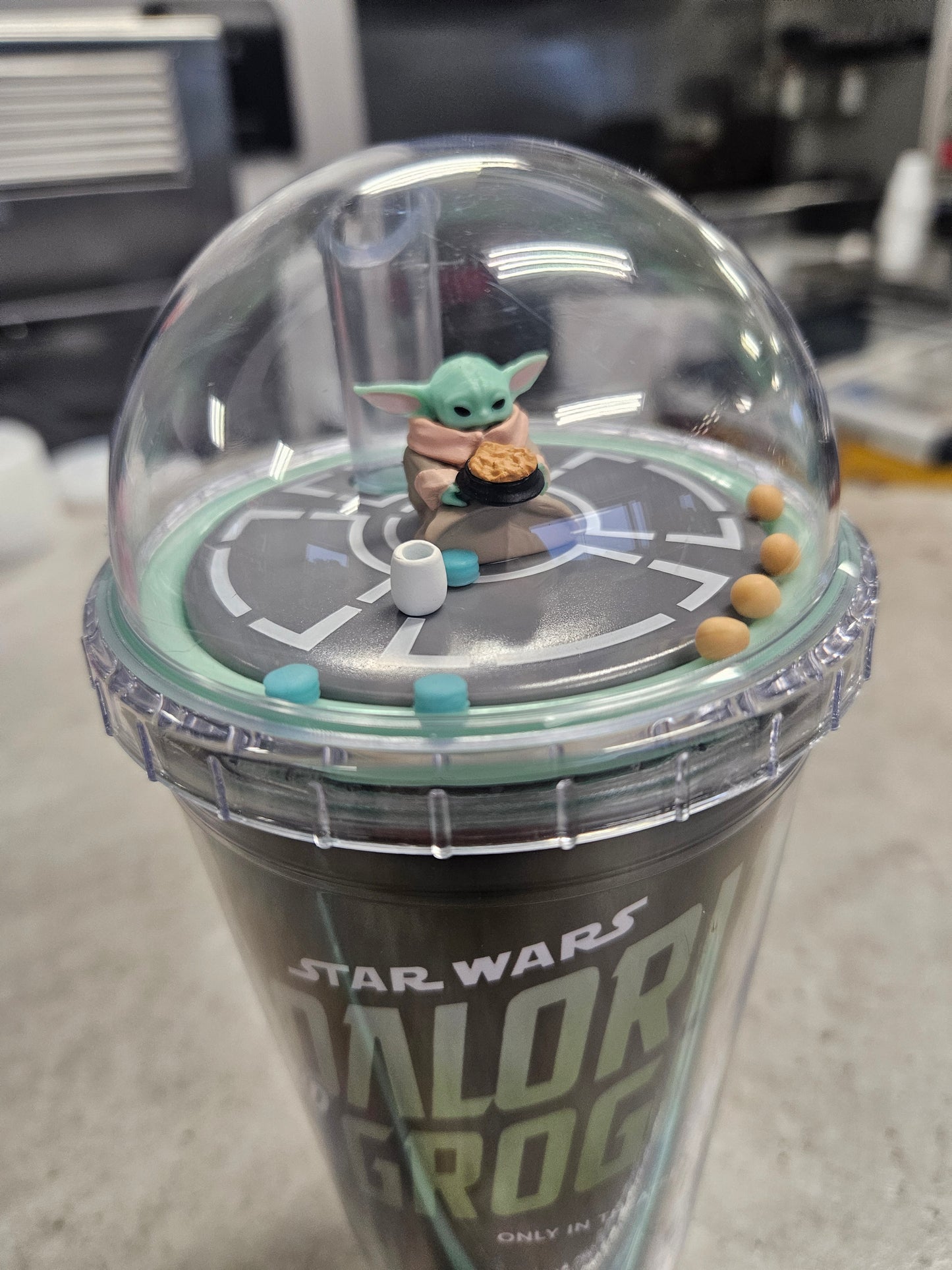 NEW - Star Wars Mandalorian Grogu (2026) 20oz Insulated Cup Straw - In Hand