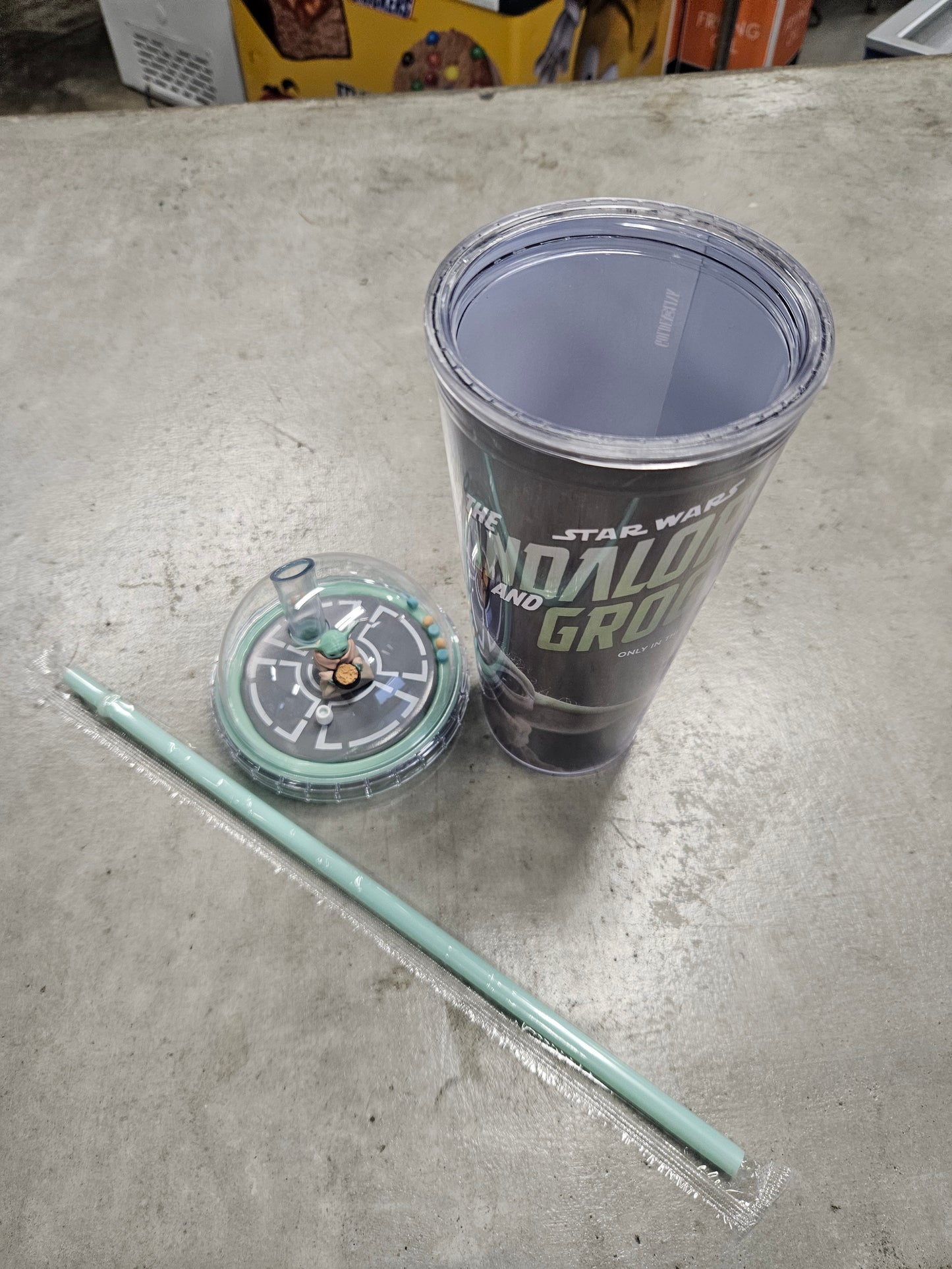 NEW - Star Wars Mandalorian Grogu (2026) 20oz Insulated Cup Straw - In Hand