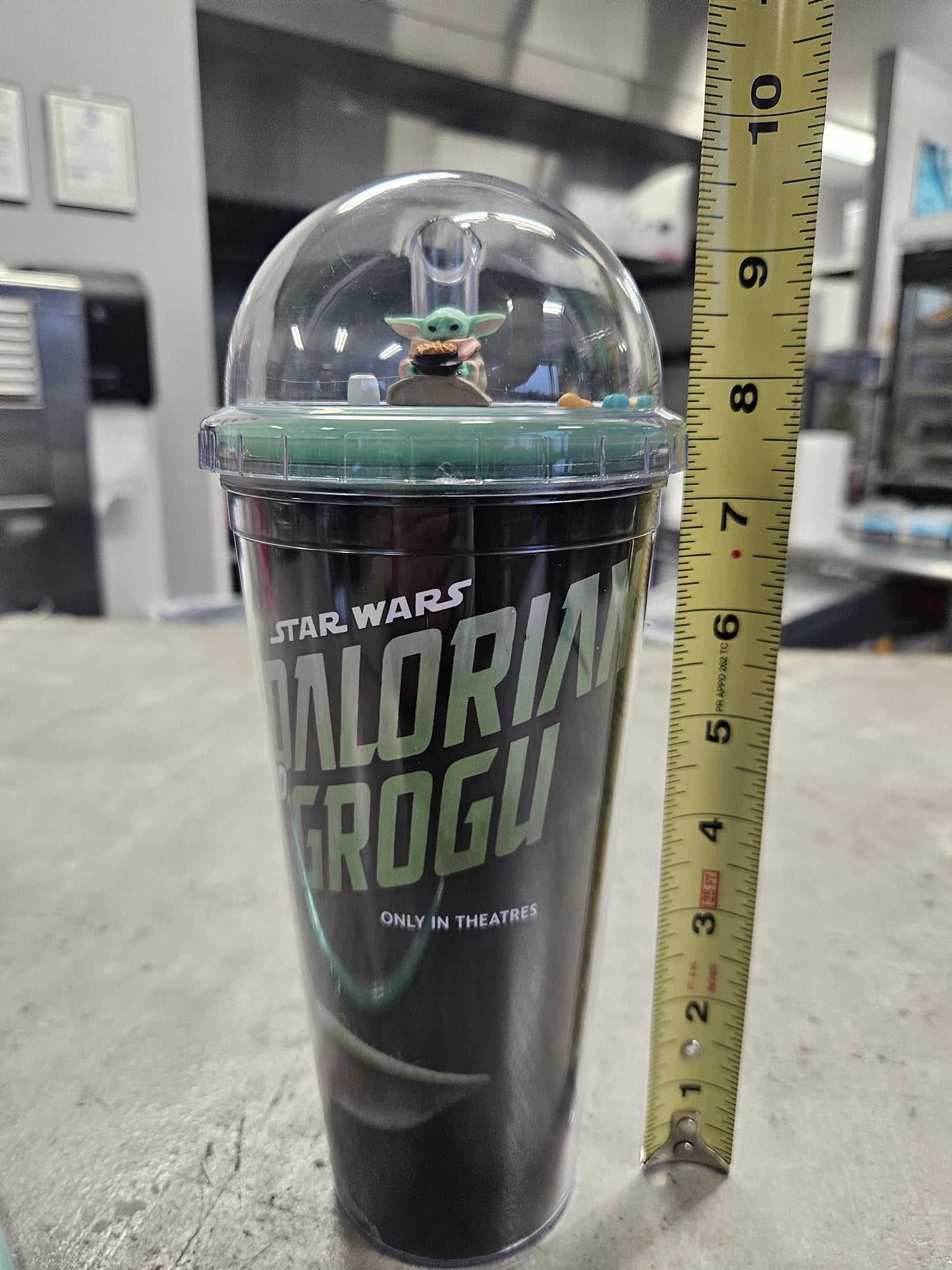 NEW - Star Wars Mandalorian Grogu (2026) 20oz Insulated Cup Straw - In Hand