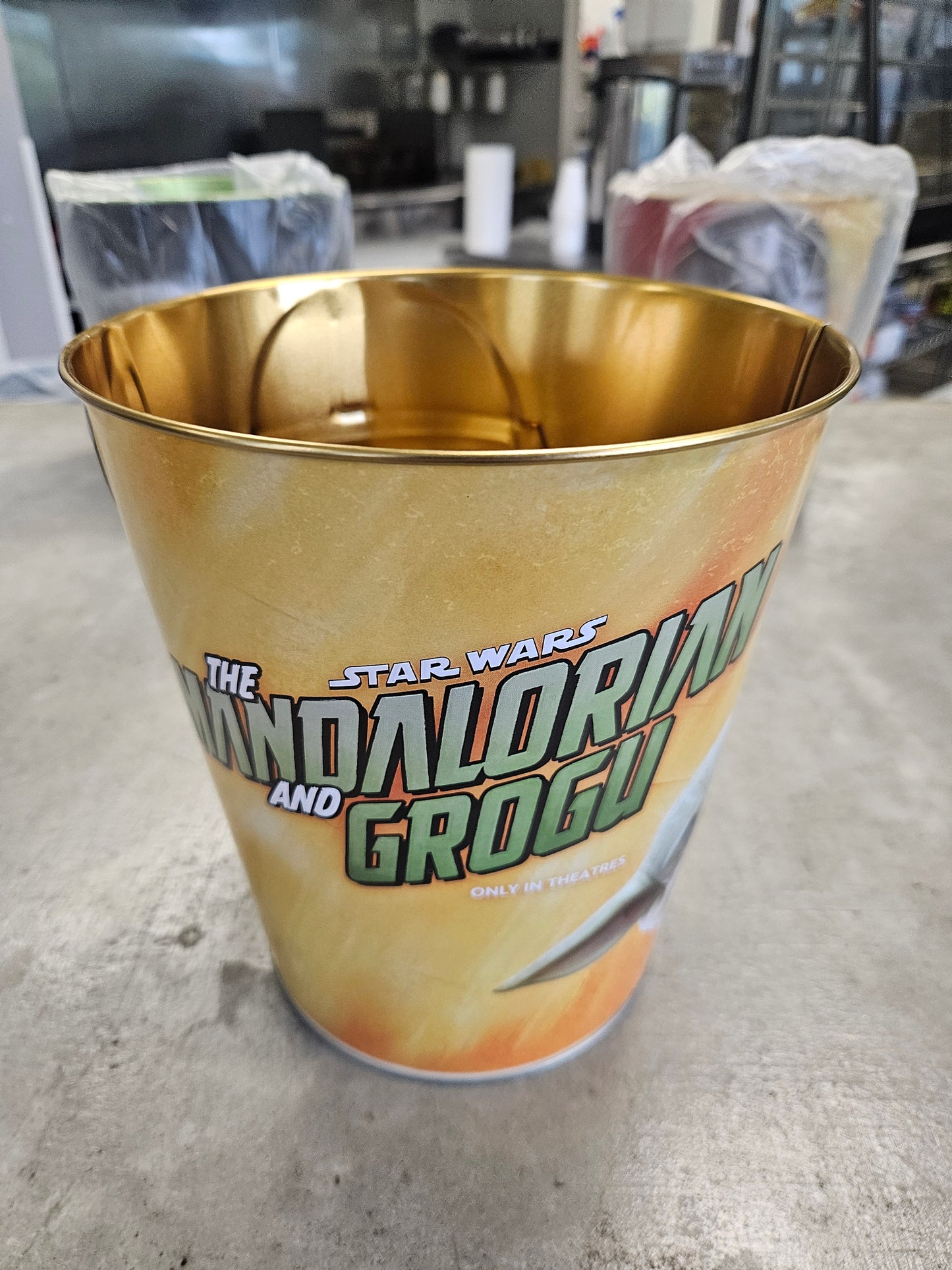 Star Wars Mandalorian and Grogu 2026 Metal Popcorn Bucket Tin - MANDALORIAN