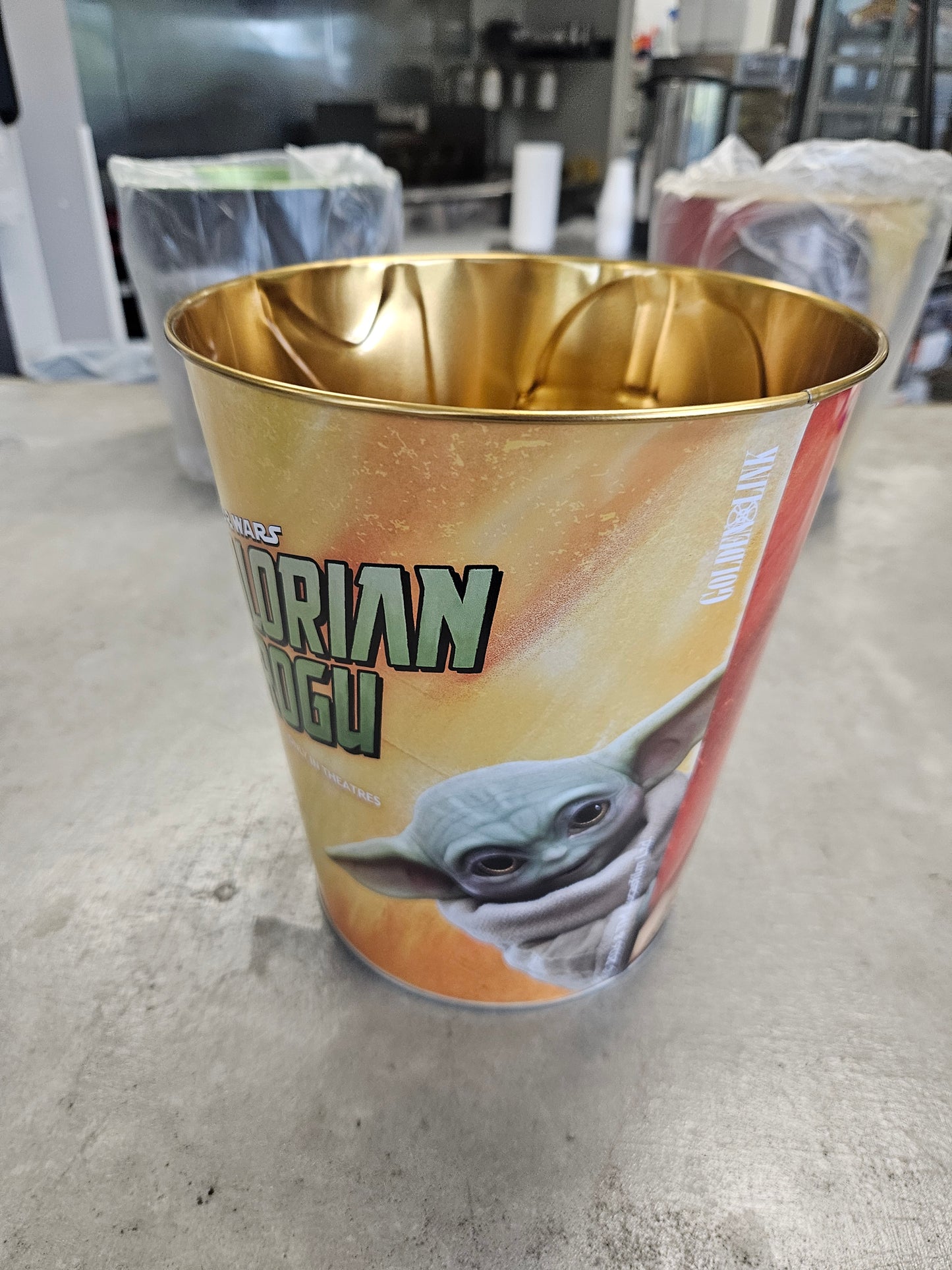 Star Wars Mandalorian and Grogu 2026 Metal Popcorn Bucket Tin - MANDALORIAN