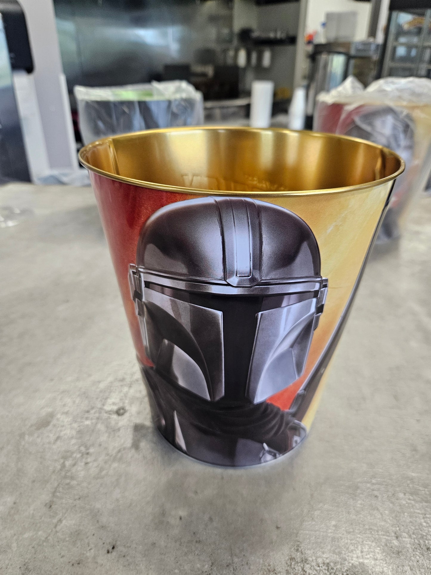 Star Wars Mandalorian and Grogu 2026 Metal Popcorn Bucket Tin - MANDALORIAN