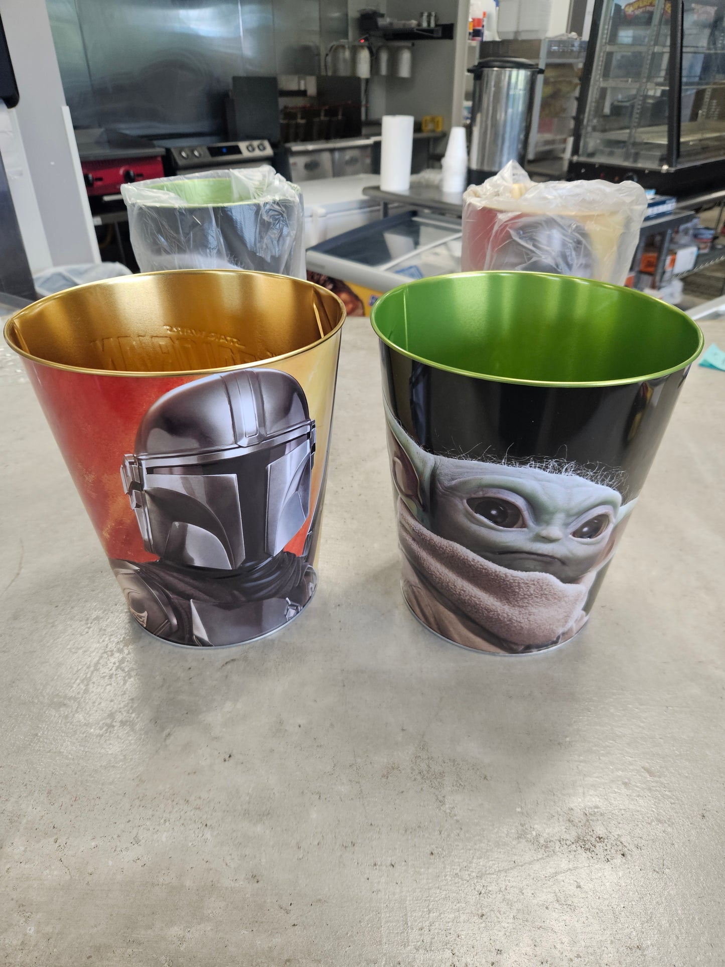Star Wars Mandalorian and Grogu 2026 Metal Popcorn Bucket Tin - MANDALORIAN