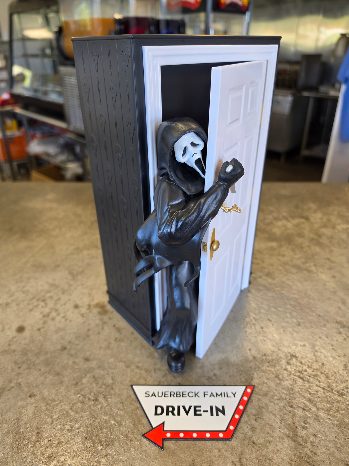 Scream 30th Anniv 2026 - Door Attack Popcorn Bucket Doorway