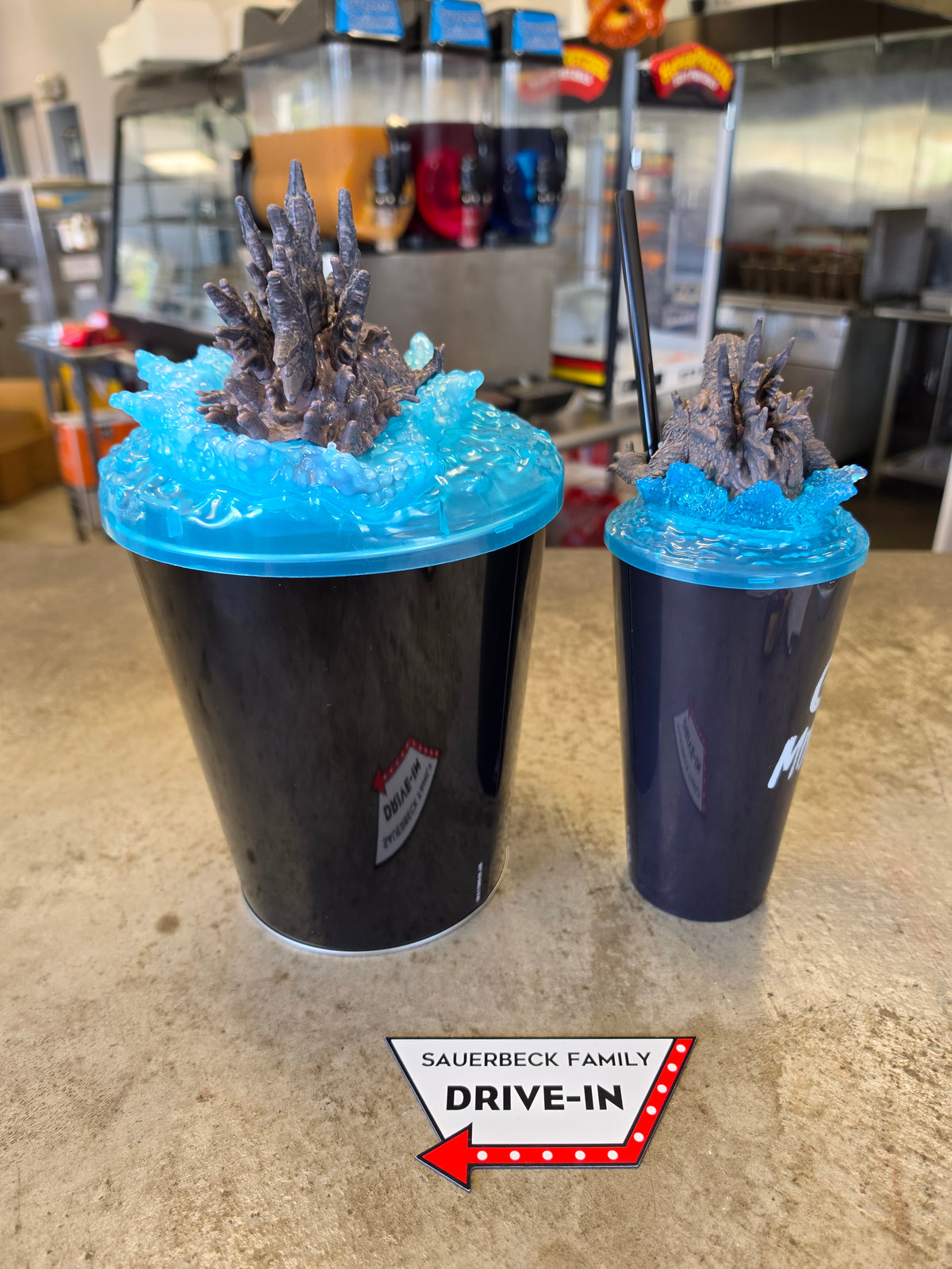 Godzilla Minus Zero - Set of 2 - Metal Popcorn Bucket and Plastic Cup with Lids