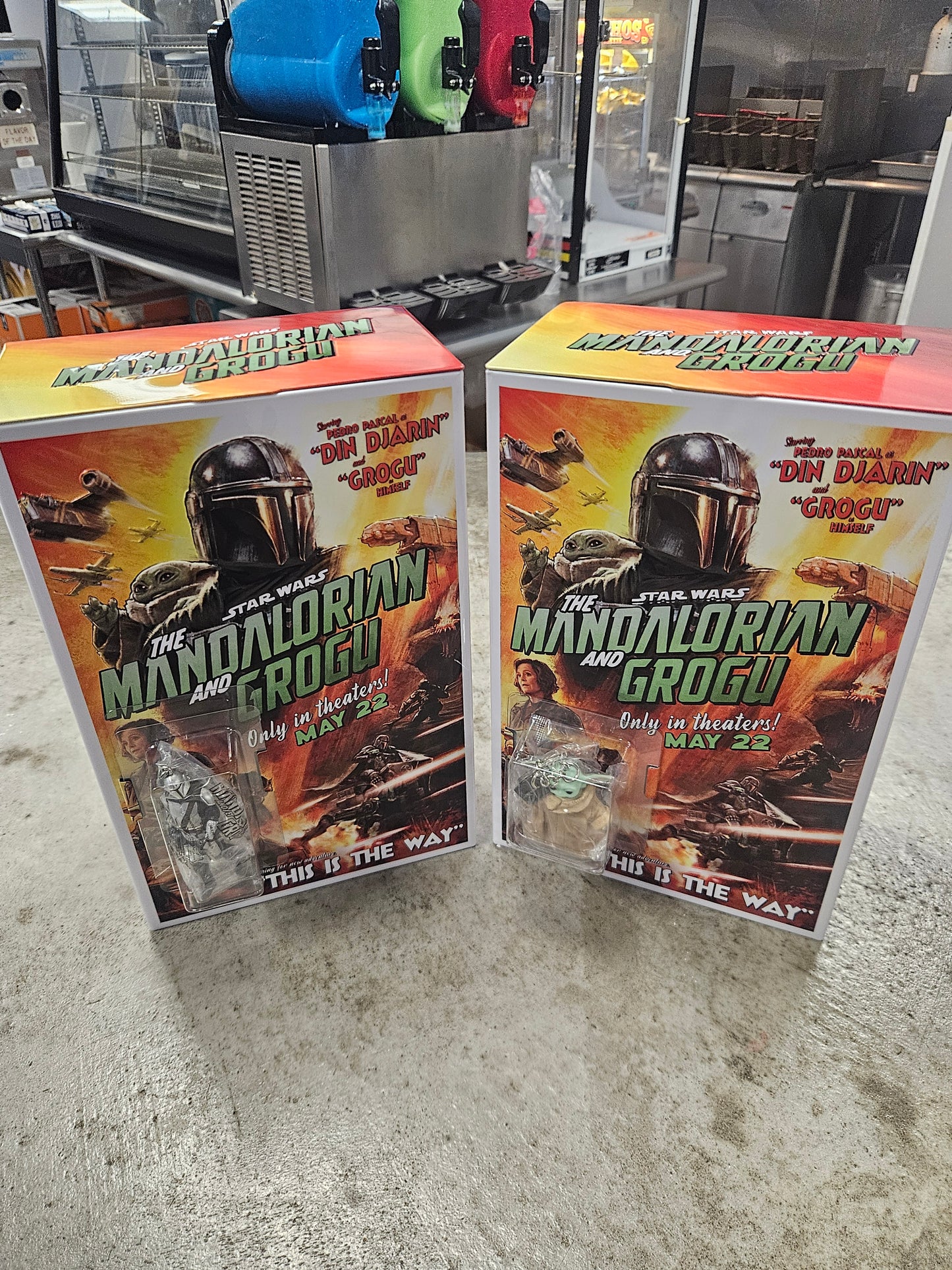SET OF 2 Star Wars Mandalorian Grogu 2026 Metal Popcorn Bucket w/ Keychain BOTH